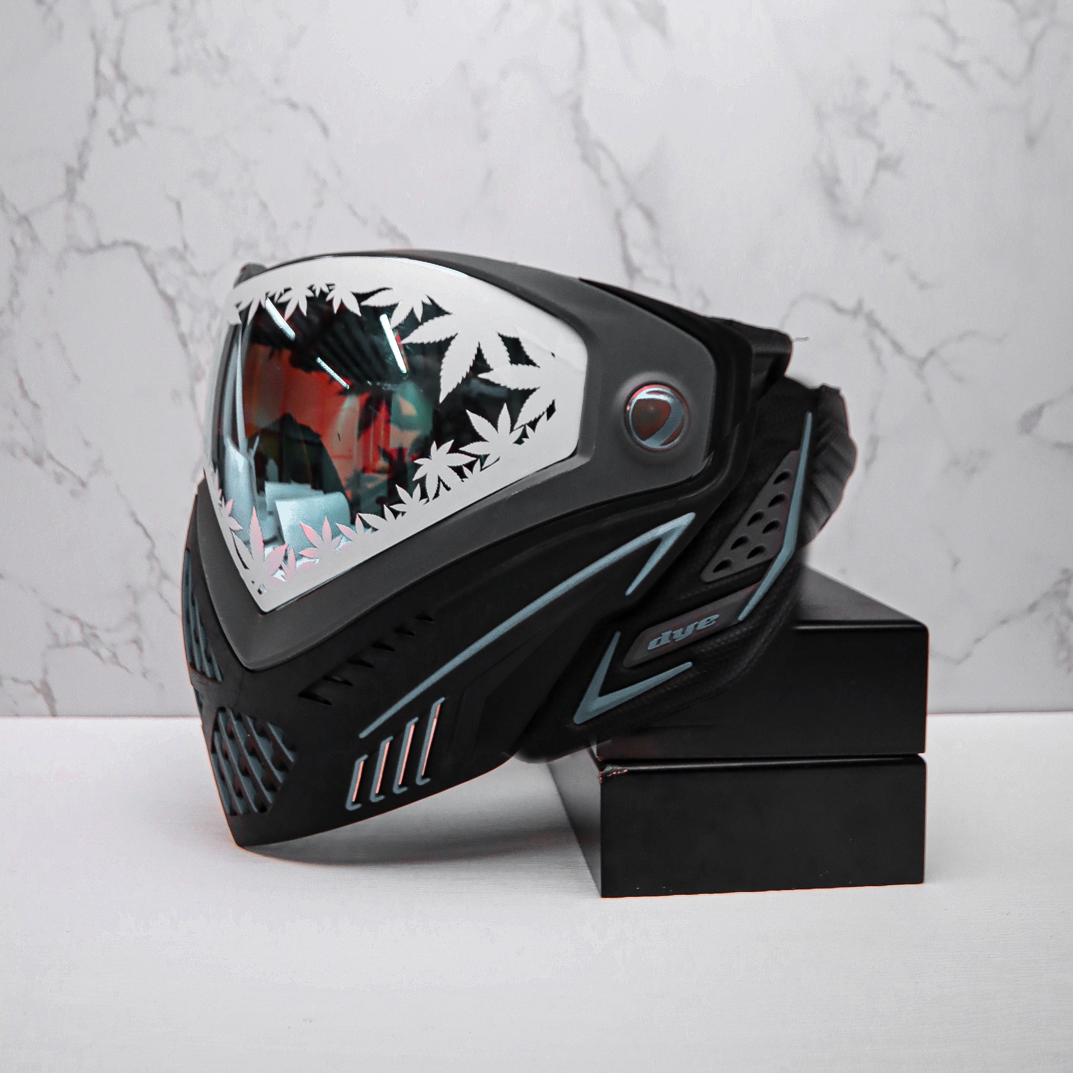 DYE i4/i5 Wing Visor Red / Black - DYE Precision Germany GmbH DYE i4/i5 Wing Visor Red / Black - DYE Precision Germany GmbH